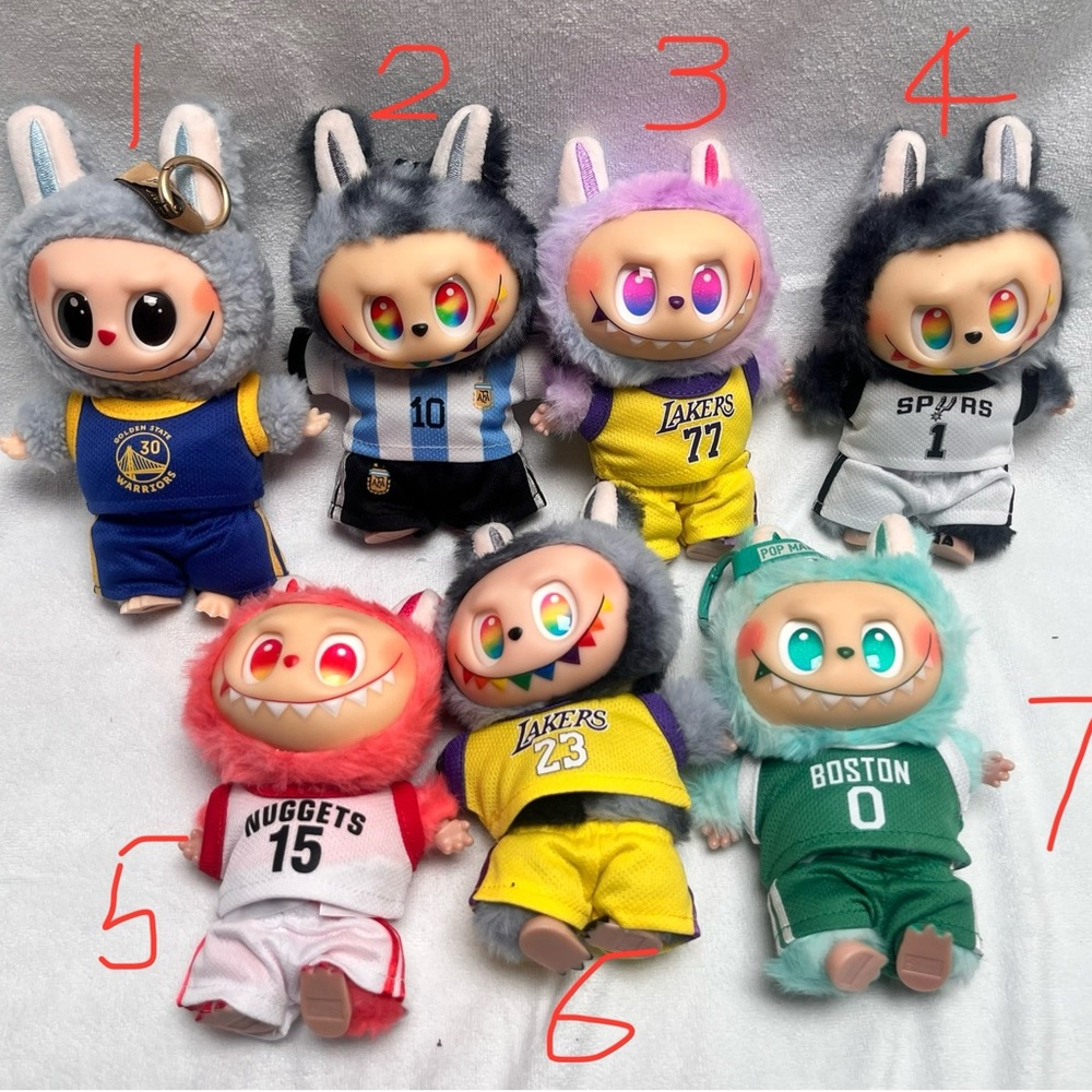 Labubu clothes (Labubu not included)